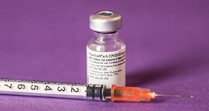 La troisième dose de vaccin est disponible pour tous les soignants
